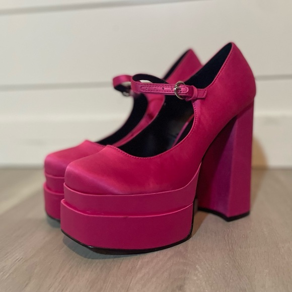 SOLD Call it spring pink platform heels - Picture 3 of 13